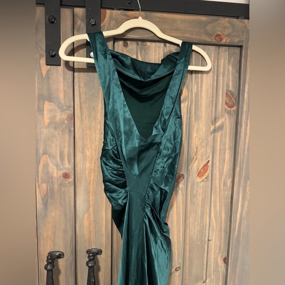 REFORMATION NWT Anaiis Silk Dress in Forest Green - Picture 4 of 10